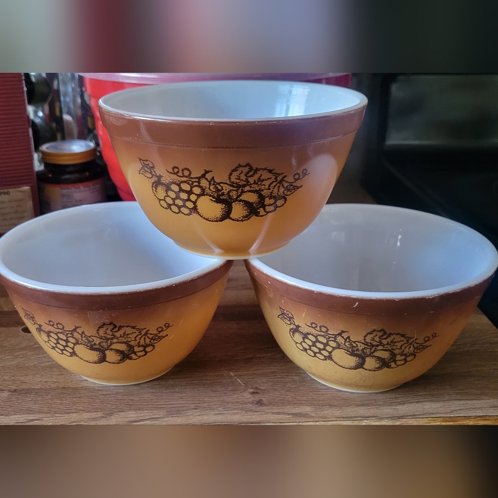 Vintage Brown Fruit Pattern Bowls
